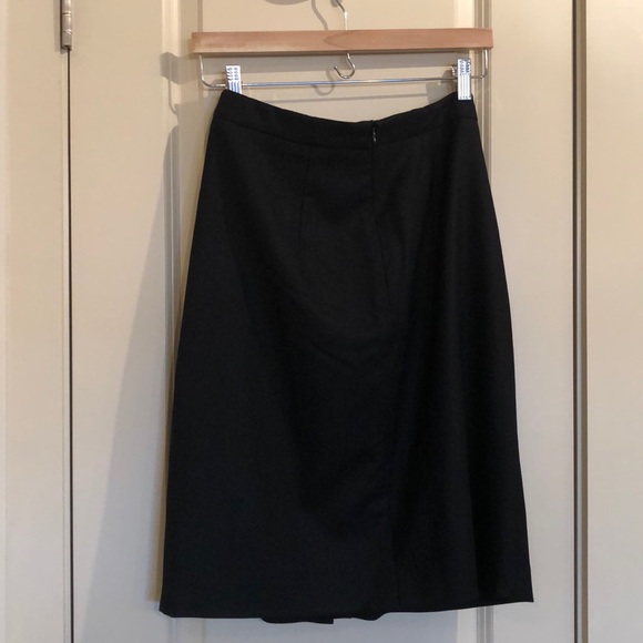 Akris black pleated knee-length skirt - Picture 2 of 4